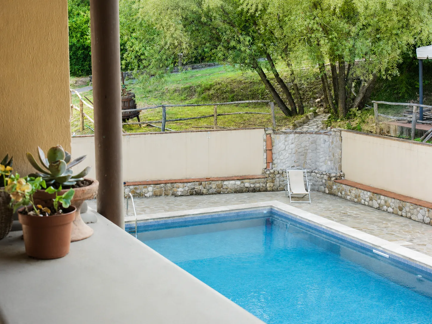 La piscina e il verde